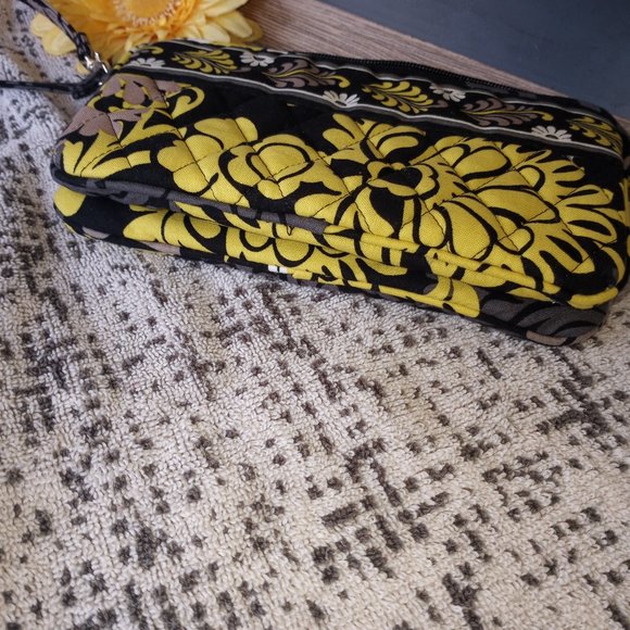Vera Bradley Baroque convertable wristlet clutch - Picture 3 of 7